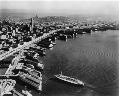 Seattle and its pier from Elliot Bay